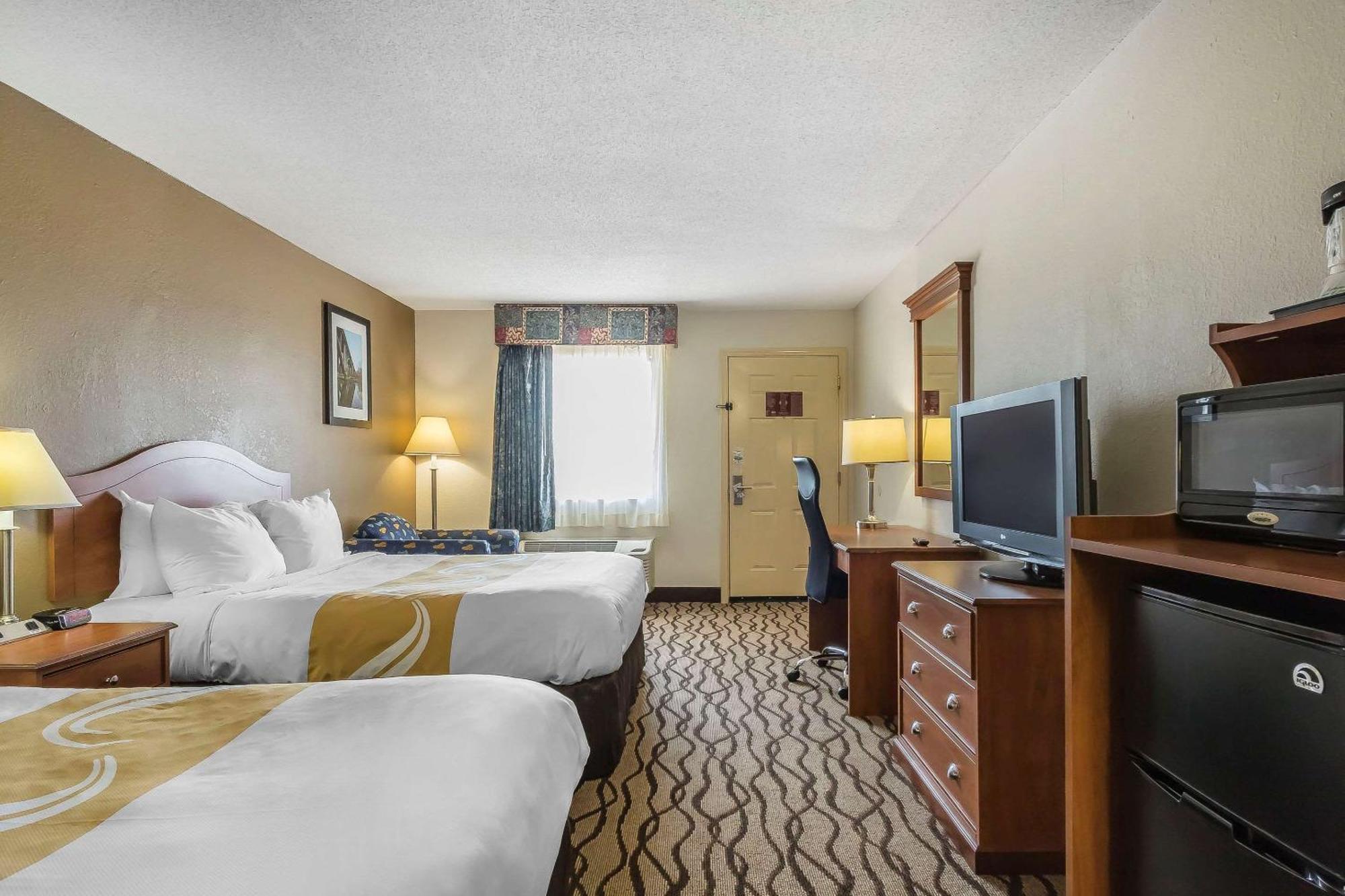 Quality Inn Charleston - Sikeston Exterior photo